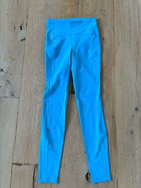 Lululemon Bright blue 25” Leggings. Size 4